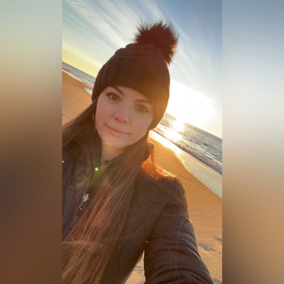 Meet your Posher, Kalei - Picture 3 of 3